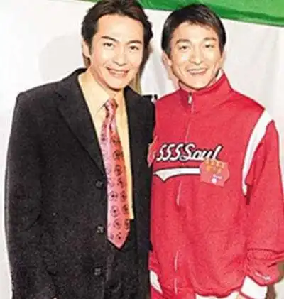 【图】江华和刘德华谁高? 合照勾肩搭背很亲密