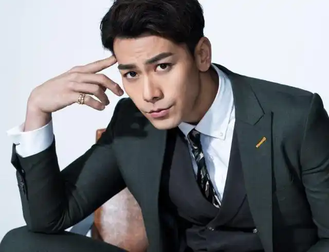 赘婿大反派乌启豪,毕业于985名校,娶圈内古装女神成人生赢家