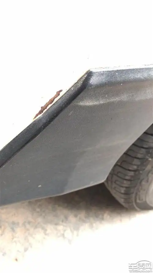 宝骏730车身金属表面油漆脱落锈蚀严重