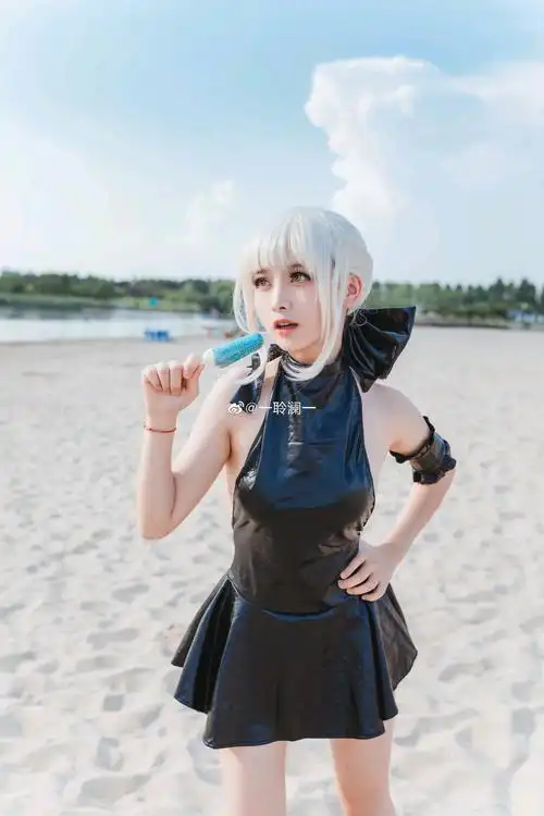 【美女cos】fgo 黑saber 泳装