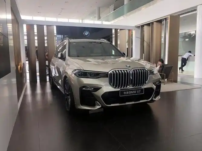 最近去了好几家4s店看宝马x7,目前全新宝马x7加价幅度在5万-15万,参考