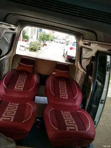五菱之光6388内饰座椅改装华丽转身