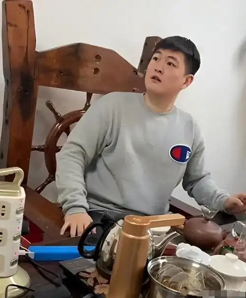 赵本山儿子:你们算哪根葱,我家的钱十辈子也花不完,还敢批评我