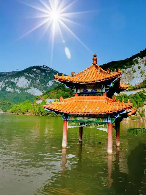 走进美丽的九女仙湖