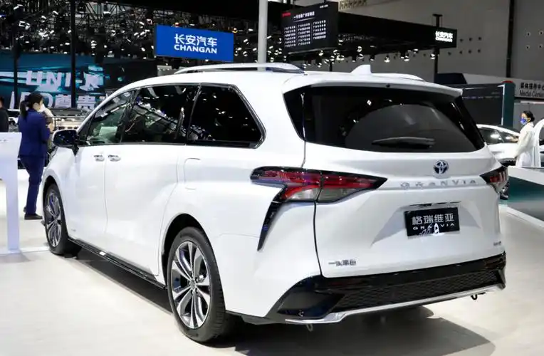 配备众多行业前沿配置,一汽丰田格瑞维亚消费者的选择