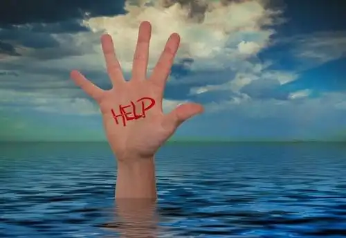 drowning-help-public-domain.jpg