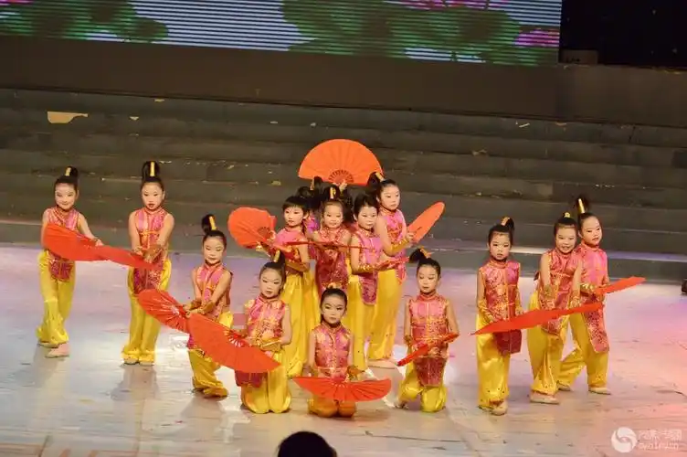 少儿扇子舞纪实