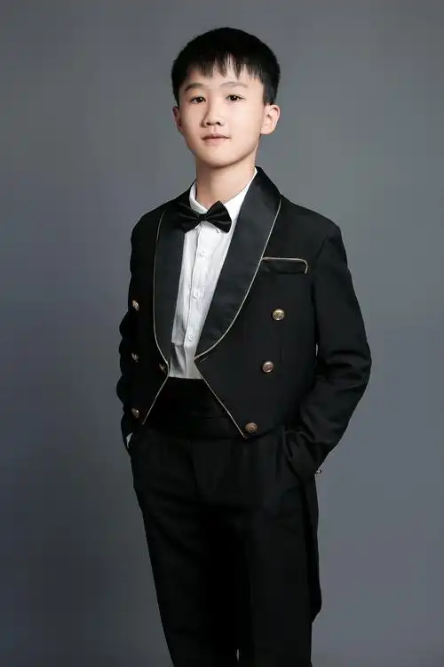 林兰肖第二次拍艺术照