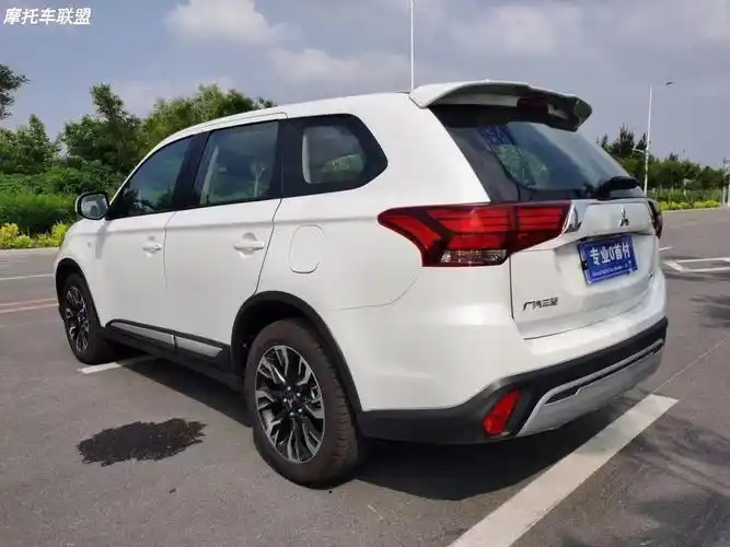 21年三菱欧蓝德自动20零首付开回家精品车况