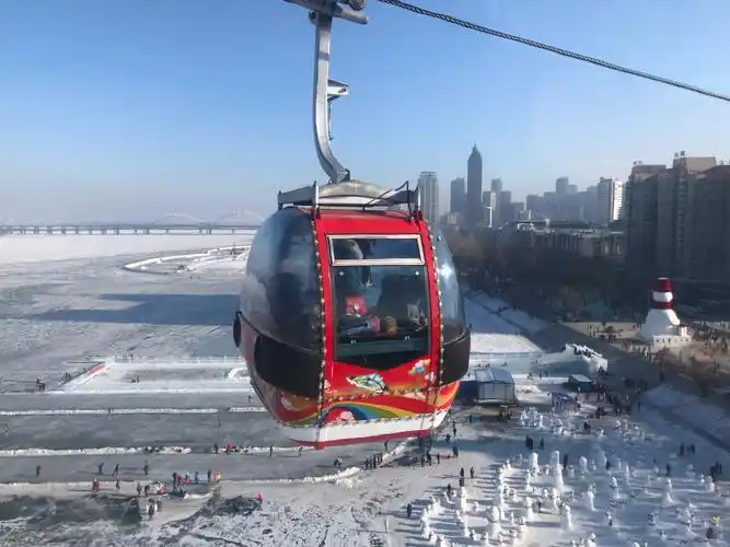 2023松花江观光索道游玩攻略,索道入口,就在防洪纪念碑旁.