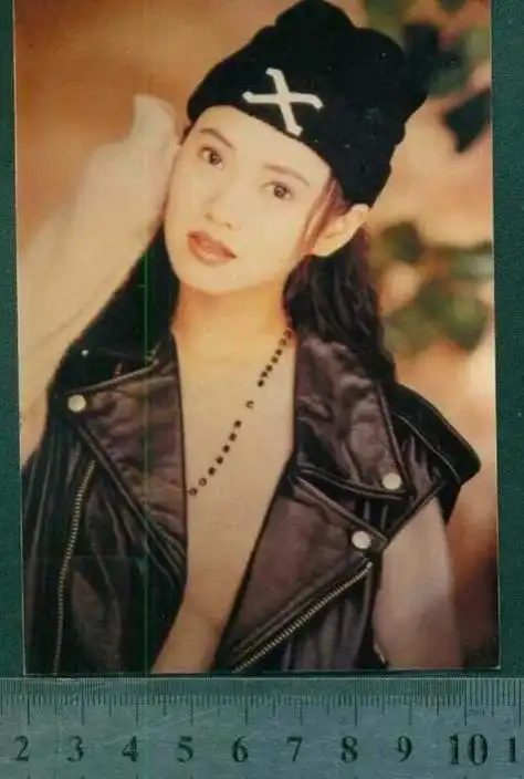 55岁的伊能静究竟有什么魔力先是庾澄庆又是秦昊都爱惨了她