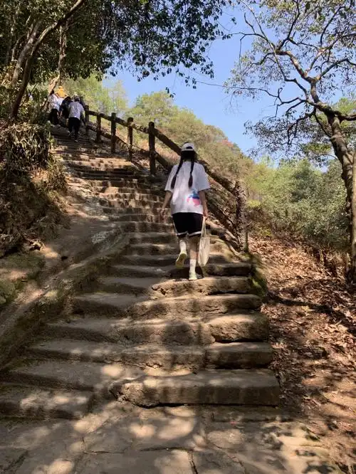 爬山真的太累了02