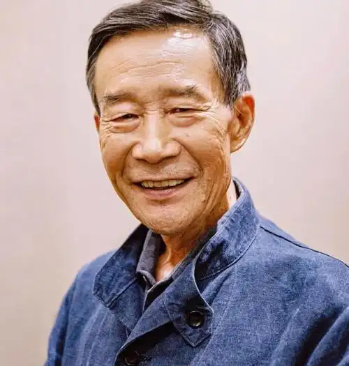 肋骨插肺,癌症缠身,那些"死里逃生"的明星,个个不向命运屈服