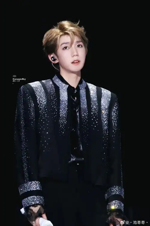 王源好像小王子