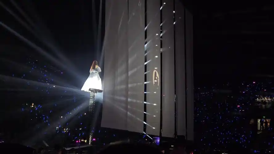 梁静茹6.24沈阳演唱会《崇拜》背影版