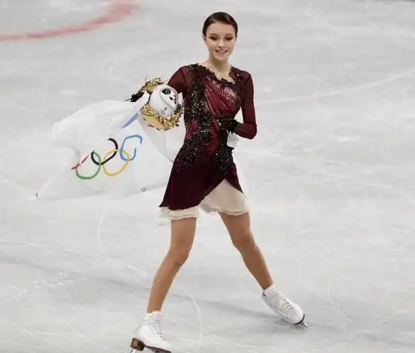花样滑冰女子单人滑俄罗斯奥委会队选手安娜谢尔巴科娃夺得冠军