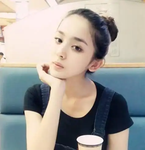 古力娜扎和迪丽热巴谁大(古力娜扎和迪丽热巴一起同台)-天晟网