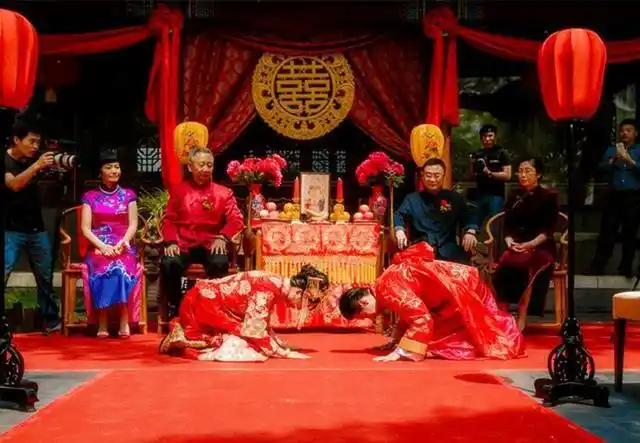 其实,不管是古代人结婚还是现代人结婚,有些习俗还是很有必要遵守的.