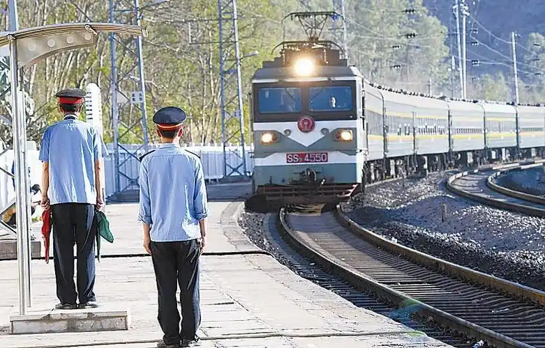 记忆中的绿皮车