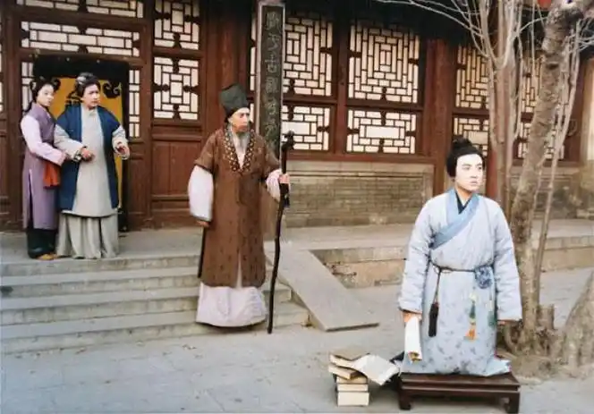 贾代儒:红楼梦里那个与贾母同辈之人,年高有德却也碌碌无为