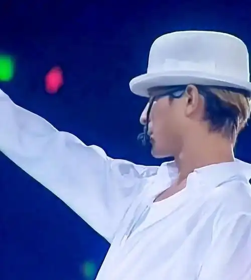 刘德华99年香港红馆演唱会开场图集