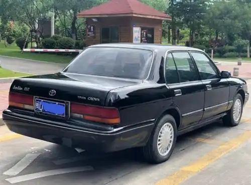 厦门车友晒出家里的丰田老皇冠,1993年上牌,有专人保养维护-新浪汽车