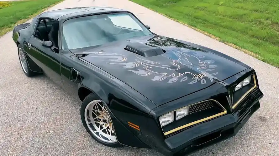 1978年#庞蒂亚克火鸟 #美式肌肉车 的代表 一个让男人肾上腺素飙升的