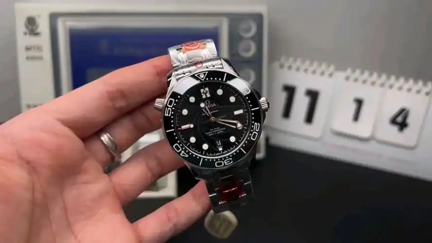 欧米茄 海马300女王密使