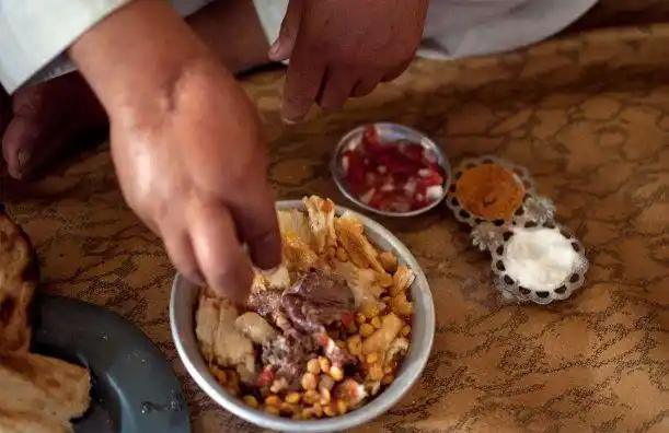 阿富汗家庭的一日三餐从不饮酒很少吃肉人均寿命却不足50岁