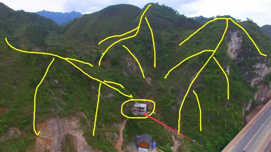 三条龙脉围绕青龙白虎聚齐这样的风水宝地后代必出高官