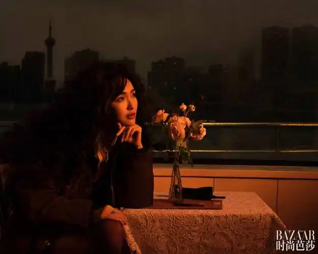 唐嫣时尚芭莎四月刊封面##唐嫣落日游轮芭莎大片