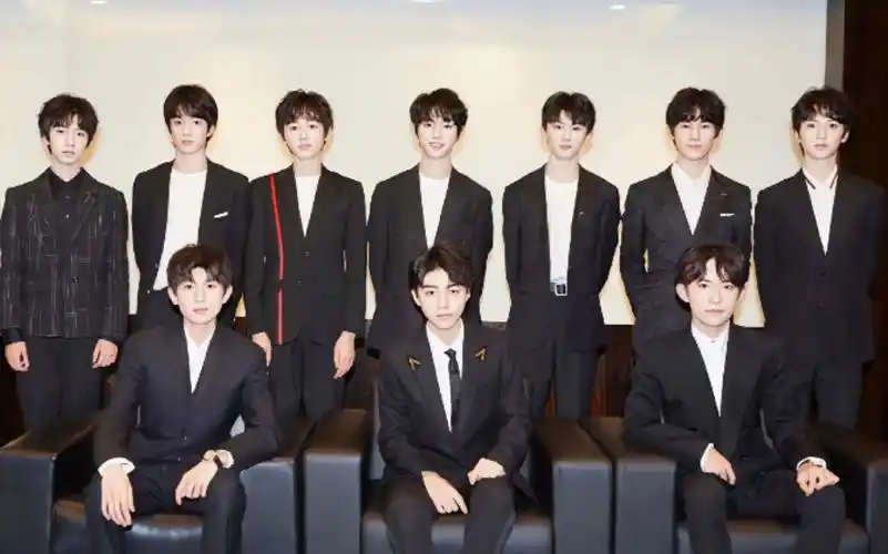 【tfboys&时代少年团&tf家族三代】光环下的少年-tf家族成长片段