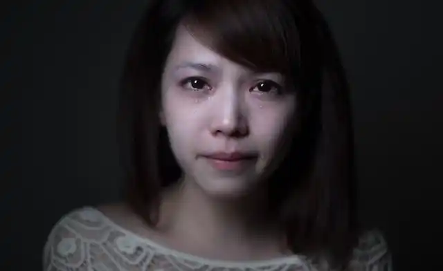 一旦哭就停不下来的星座女,善良的她们,总是容易被感动