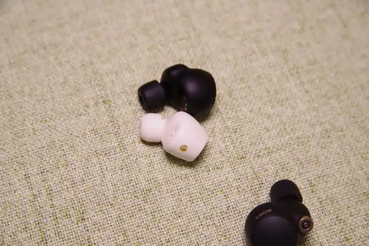 索尼wf1000xm4真无线降噪耳机测评