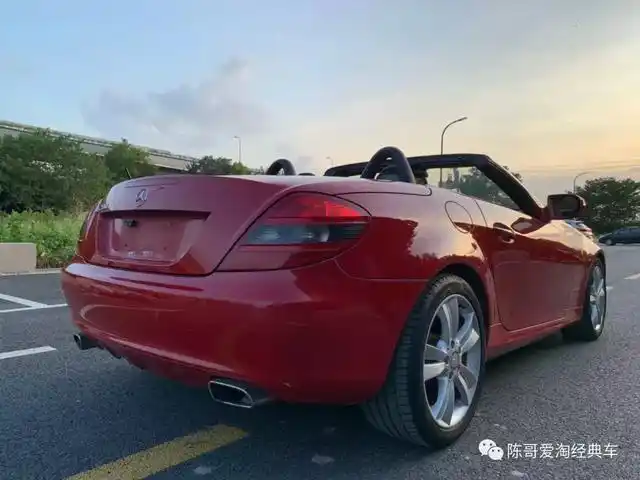 奔驰slk200图片欣赏(奔驰slk200敞篷跑车)(16)