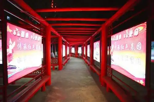 红色长廊利用现有红色文化长廊进行翻新改造,展示十大元帅,十大英模供