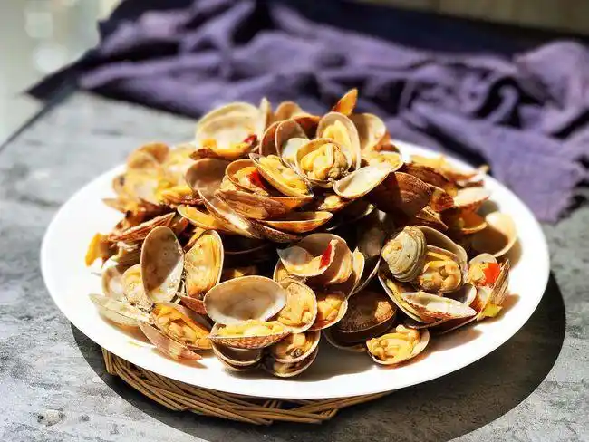 很多人喜欢的辣炒花蚬子,做法很简单,自己也能炒出美妙的味道!