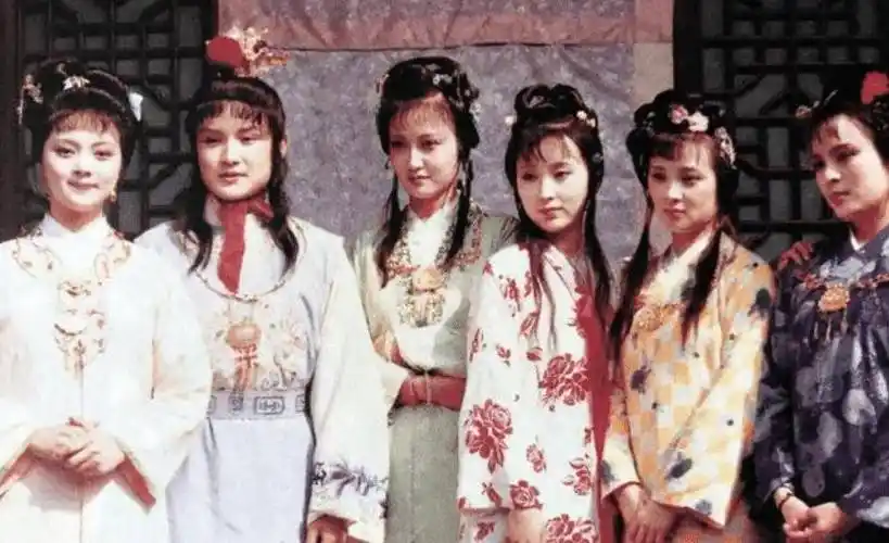 浅析《红楼梦》中"四春"命运悲剧性的成因_贾府_元春_女子