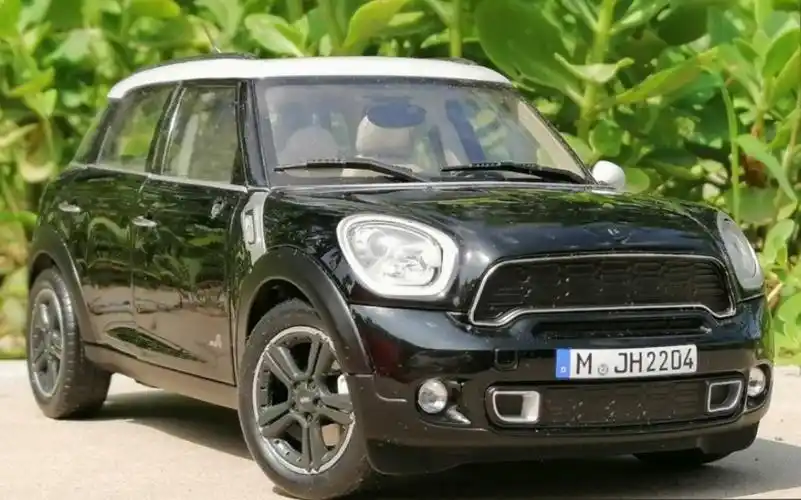 进击的乡巴佬—norev 1/18迷你库珀s乡下人(r60)前期型