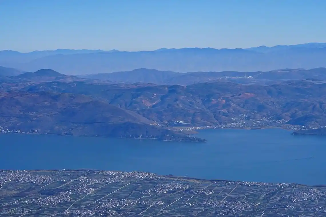 云南省大理白族自治州的苍山地质公园,初冬的季节在这里悄然展开