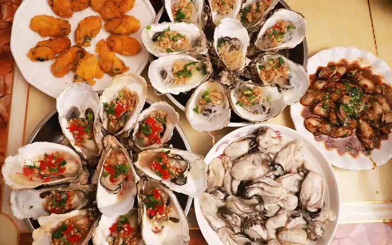 小渔全家吃生蚝宴30斤生蚝5种做法渔爸说出了最好吃的两种