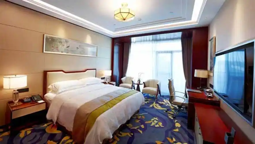 豪华大床房