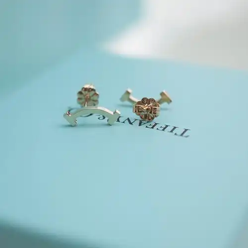 蒂芙尼 经典热卖女款 t系列 微笑笑脸耳环 耳钉 多款可选