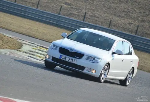 布拉格之春 捷克体验斯柯达汽车百年文化