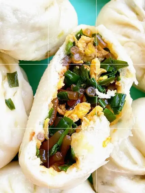 今天午饭韭菜鸡蛋粉条包子