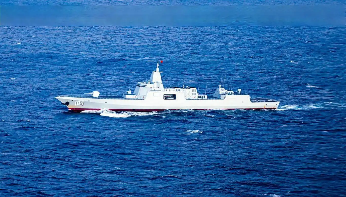 055大驱,无锡舰,帅! 色彩也很棒.