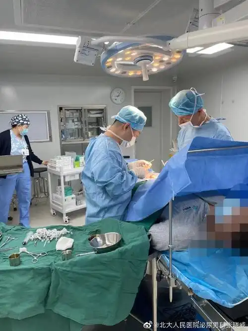 晚上抽出时间来完成3台生殖整形手术,各有特色:有微创弯曲矫正,无痛无