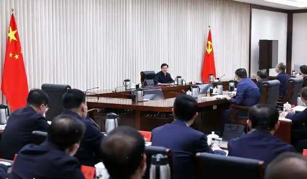 首页>精选专题>省委书记活动报道集>正文>3月17日下午,省文明委全体