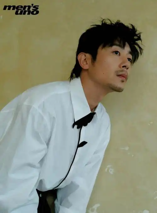 朱亚文 在时间里安然生长