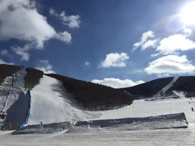 塞北多乐美地滑雪场